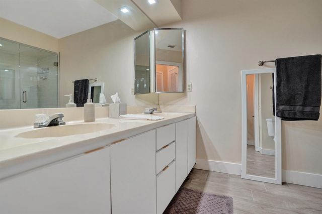 86 Las Brisas, Boynton Beach, FL 33426
