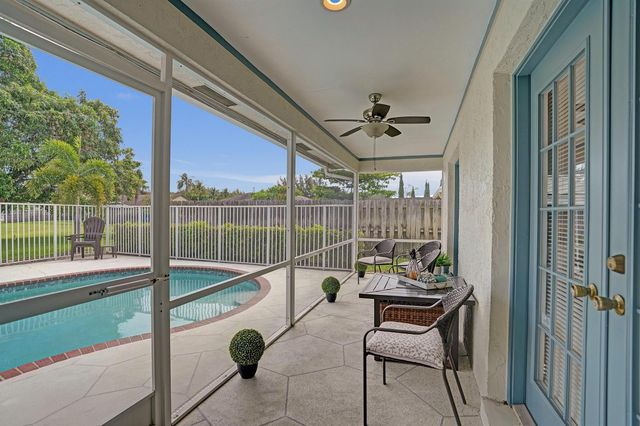 86 Las Brisas, Boynton Beach, FL 33426