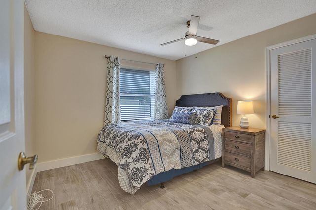 86 Las Brisas, Boynton Beach, FL 33426