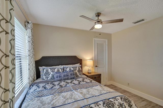 86 Las Brisas, Boynton Beach, FL 33426