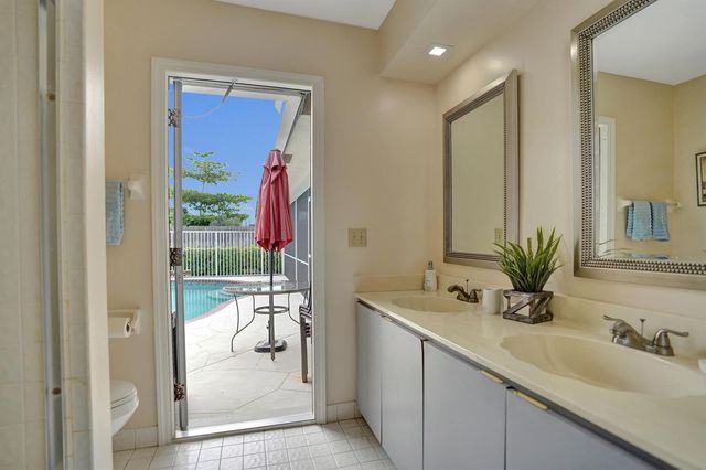 86 Las Brisas, Boynton Beach, FL 33426