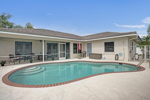 86 Las Brisas, Boynton Beach, FL 33426