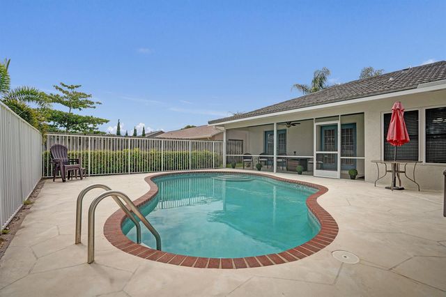 86 Las Brisas, Boynton Beach, FL 33426