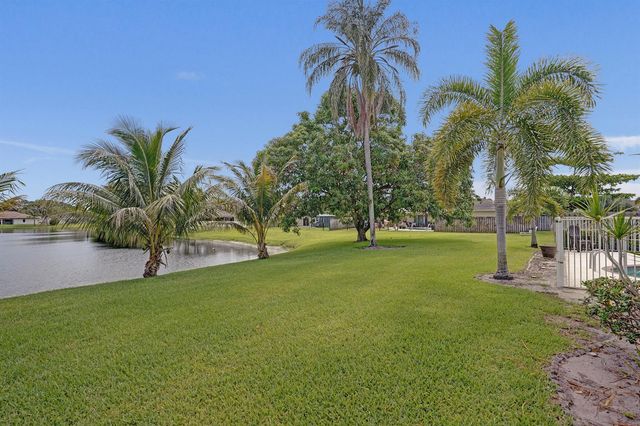 86 Las Brisas, Boynton Beach, FL 33426