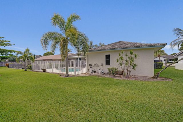 86 Las Brisas, Boynton Beach, FL 33426