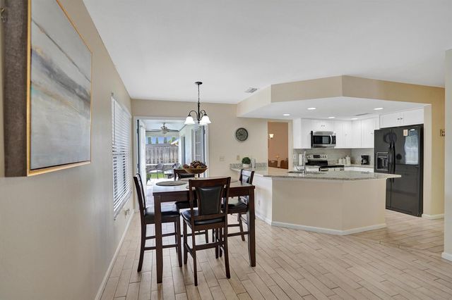 86 Las Brisas, Boynton Beach, FL 33426