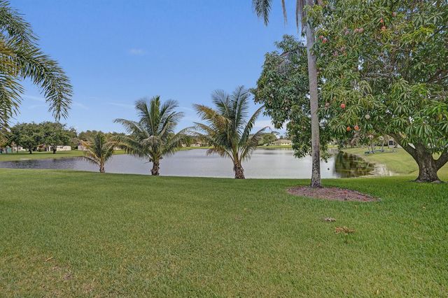 86 Las Brisas, Boynton Beach, FL 33426