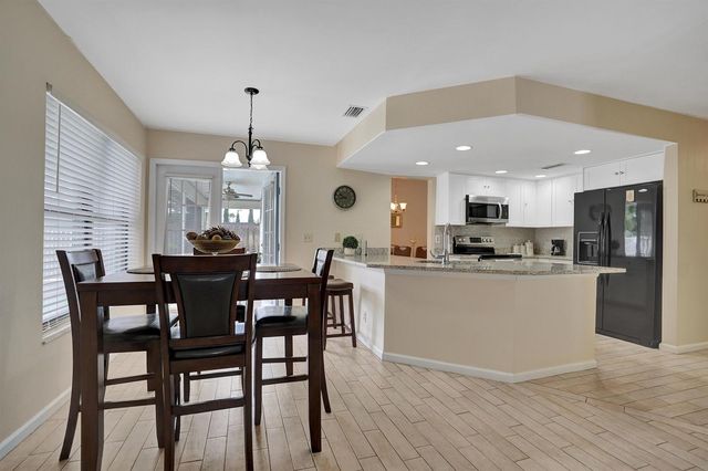 86 Las Brisas, Boynton Beach, FL 33426