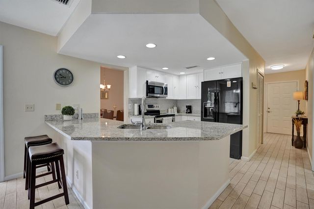 86 Las Brisas, Boynton Beach, FL 33426