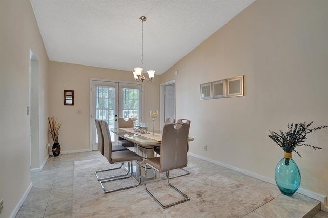 86 Las Brisas, Boynton Beach, FL 33426