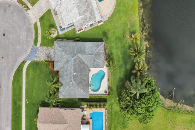86 Las Brisas, Boynton Beach, FL 33426