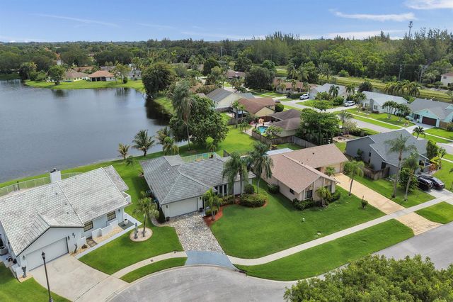 86 Las Brisas, Boynton Beach, FL 33426