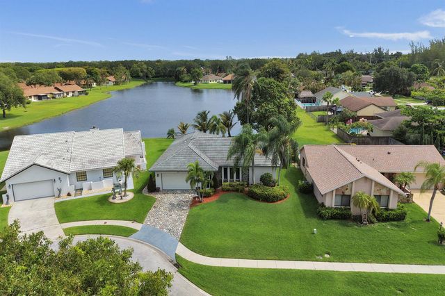86 Las Brisas, Boynton Beach, FL 33426