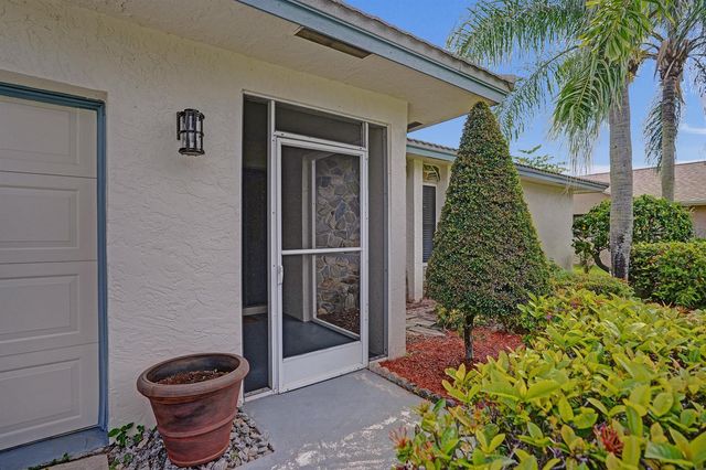 86 Las Brisas, Boynton Beach, FL 33426