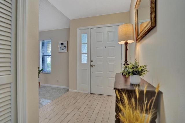 86 Las Brisas, Boynton Beach, FL 33426