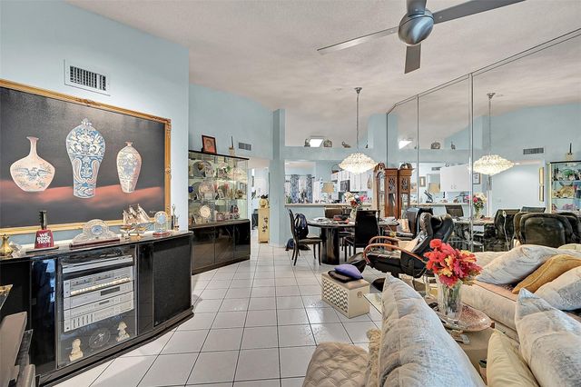 7553 Trent Drive 211, Fort Lauderdale, FL 33321