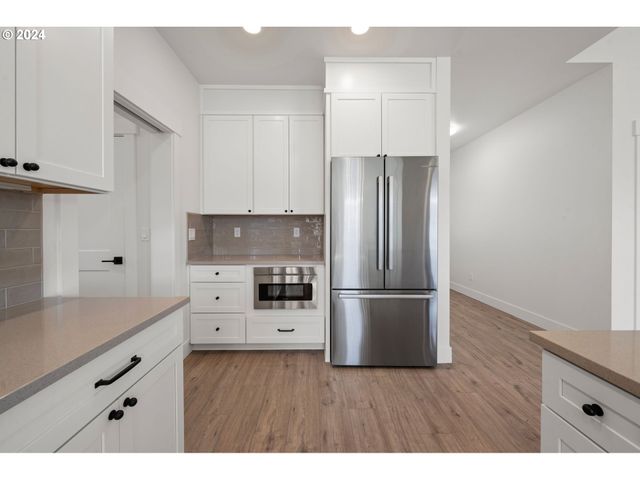 1135 Se Bugle, Warrenton, OR 97146