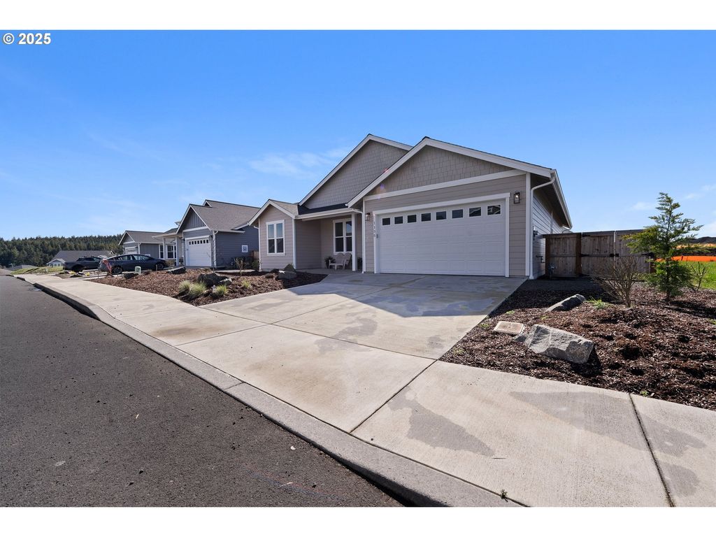 1135 Se Bugle, Warrenton, OR 97146