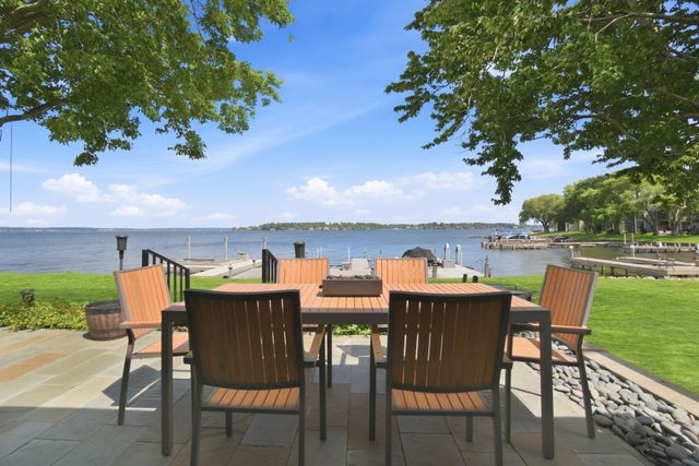 1609 Schooner Point, Willis, TX 77318