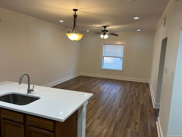 4923 Ali Ave Apt 4, San Antonio, TX 78229