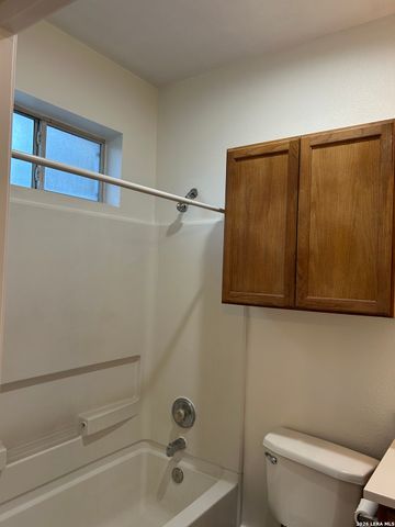 4923 Ali Ave Apt 4, San Antonio, TX 78229