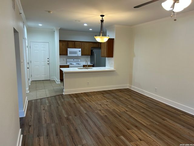 4923 Ali Ave Apt 4, San Antonio, TX 78229