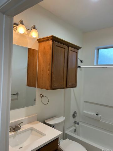 4923 Ali Ave Apt 4, San Antonio, TX 78229