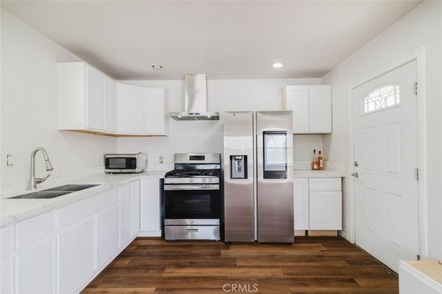 15096 Paddock Street, Sylmar, CA 91342