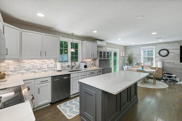 418 Beech St, Rockland, MA 02370
