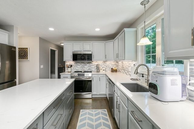 418 Beech St, Rockland, MA 02370