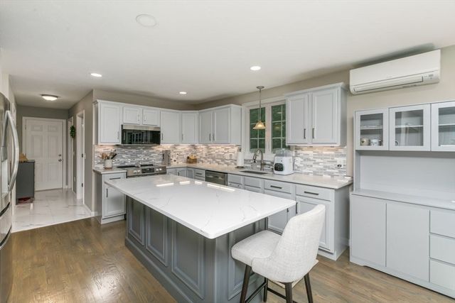 418 Beech St, Rockland, MA 02370