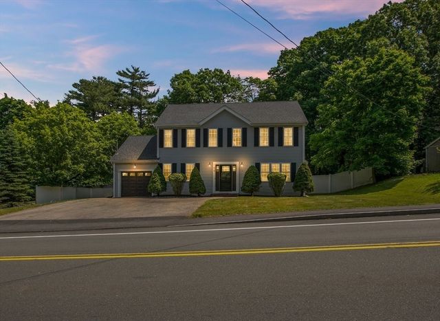 418 Beech St, Rockland, MA 02370
