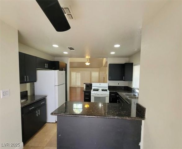 6902 Emerald Springs Lane, Las Vegas, NV 89113