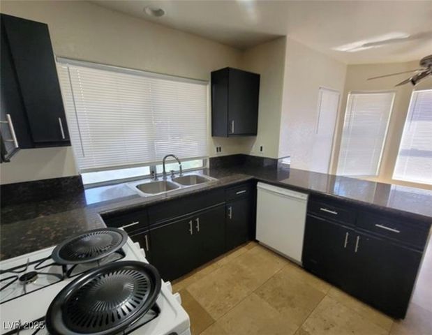 6902 Emerald Springs Lane, Las Vegas, NV 89113