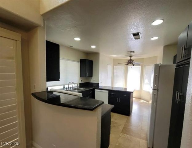 6902 Emerald Springs Lane, Las Vegas, NV 89113