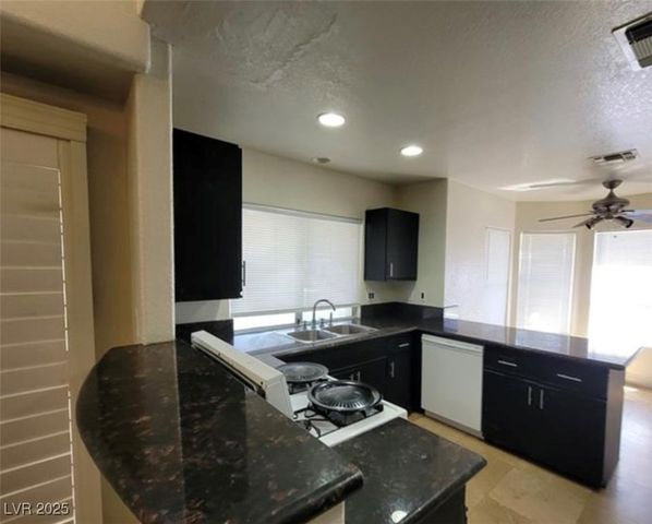 6902 Emerald Springs Lane, Las Vegas, NV 89113