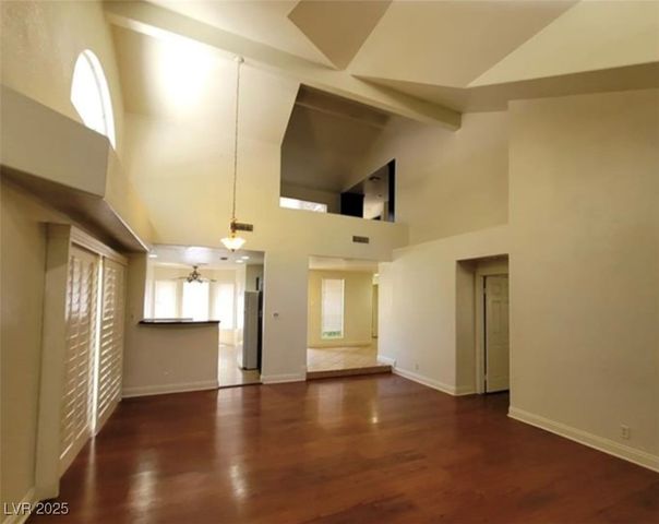 6902 Emerald Springs Lane, Las Vegas, NV 89113