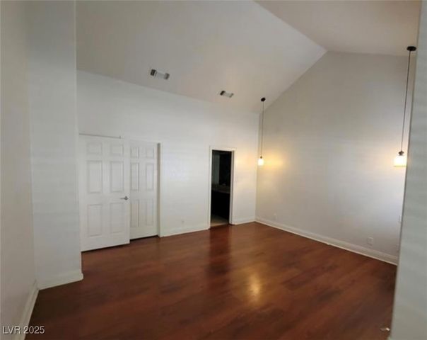 6902 Emerald Springs Lane, Las Vegas, NV 89113