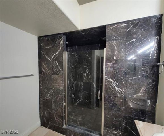 6902 Emerald Springs Lane, Las Vegas, NV 89113