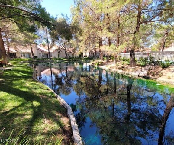 6902 Emerald Springs Lane, Las Vegas, NV 89113