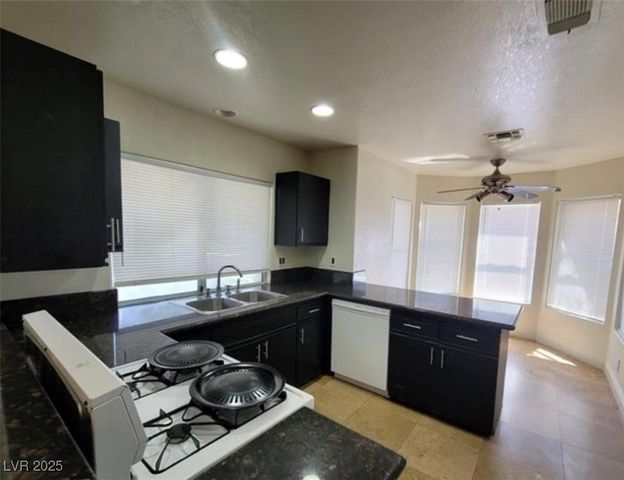 6902 Emerald Springs Lane, Las Vegas, NV 89113