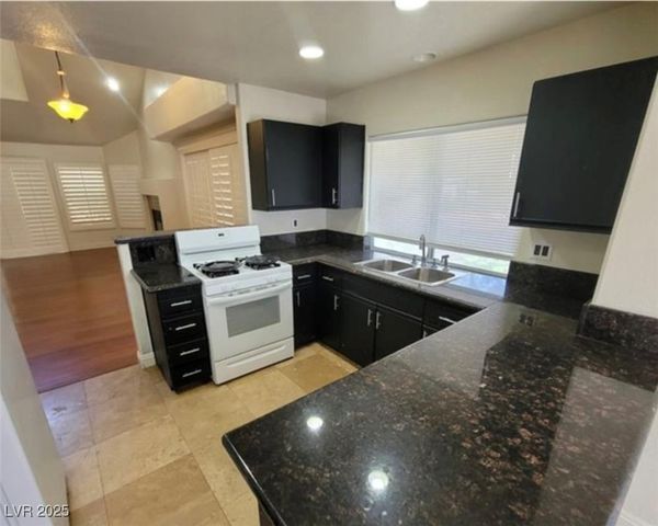 6902 Emerald Springs Lane, Las Vegas, NV 89113