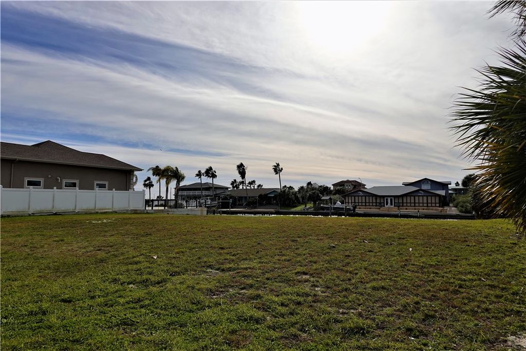 343 Bayside Dr, Port Aransas, TX 78373