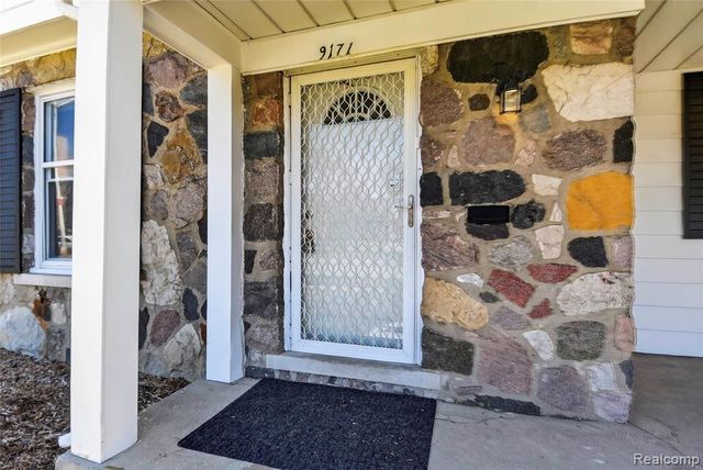 9171 W Outer Drive, Detroit, MI 48219