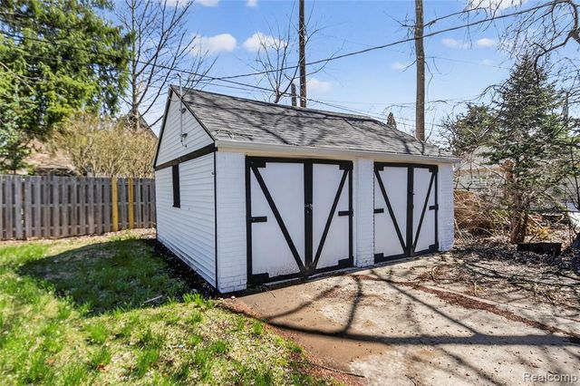 9171 W Outer Drive, Detroit, MI 48219