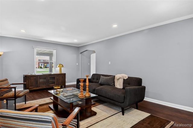 9171 W Outer Drive, Detroit, MI 48219