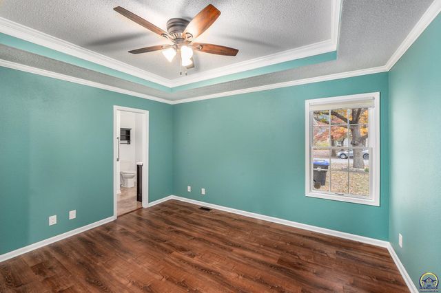 3525 SW Kent CT, Topeka, KS 66614