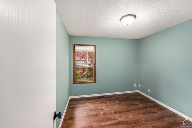 3525 SW Kent CT, Topeka, KS 66614