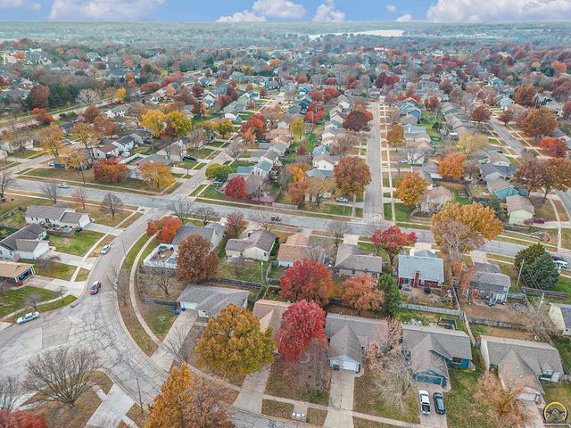 3525 SW Kent CT, Topeka, KS 66614