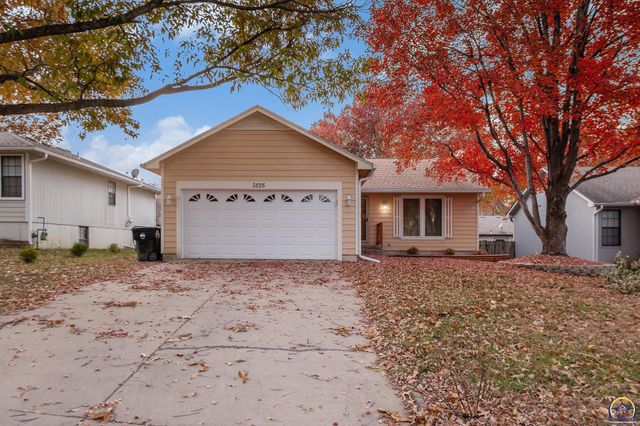 3525 SW Kent CT, Topeka, KS 66614